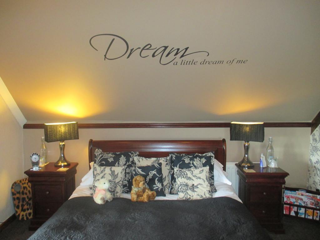 The Old School And Betty'S B&B Whitehaven Chambre photo