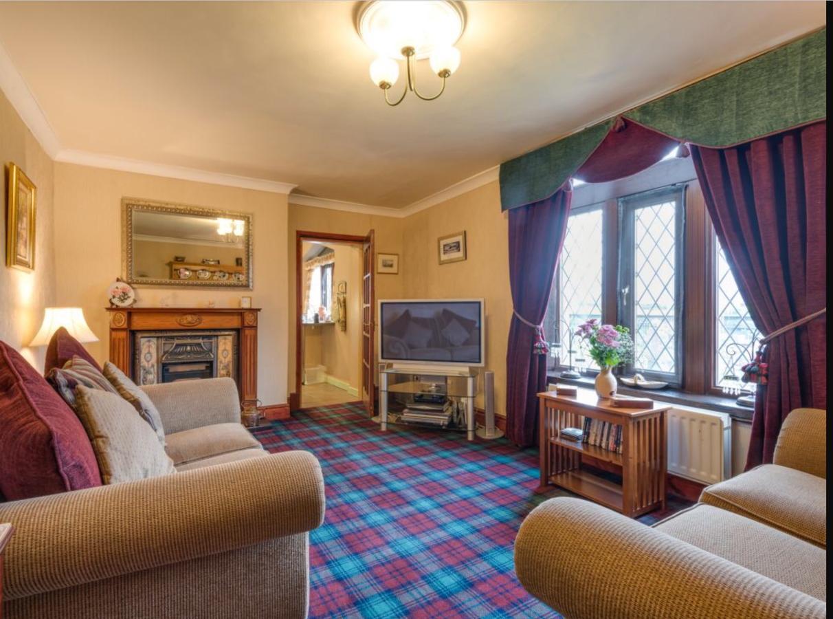The Old School And Betty'S B&B Whitehaven Extérieur photo