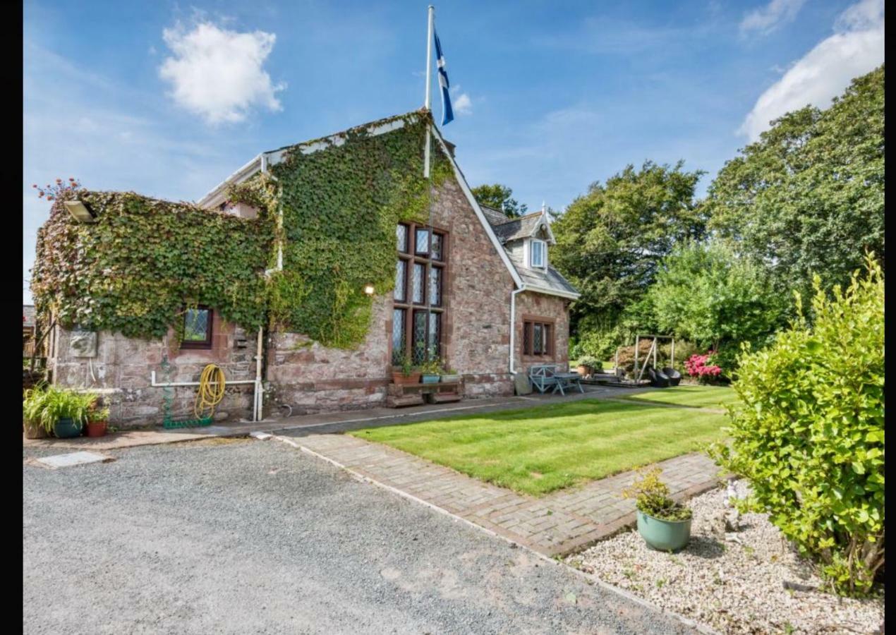 The Old School And Betty'S B&B Whitehaven Extérieur photo